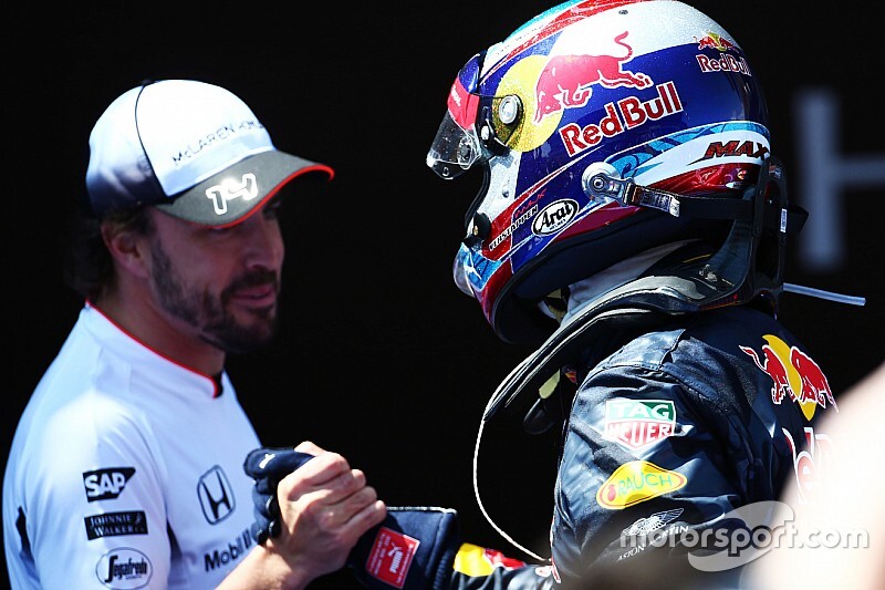Verstappen: "Alonso'nun dönüşü -kötü araçla- zaman kaybı olur"