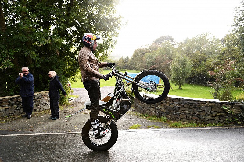 Bildergalerie: Mit Wheelie um den TT-Kurs auf der Isle of Man
