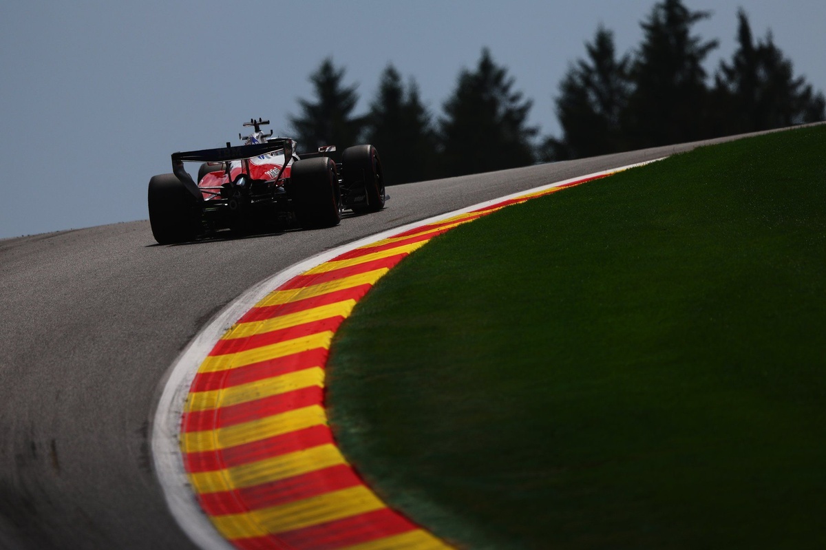 Charles Leclerc alla guida della Ferrari a Spa