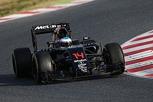 McLaren halted by "relatively minor" issue