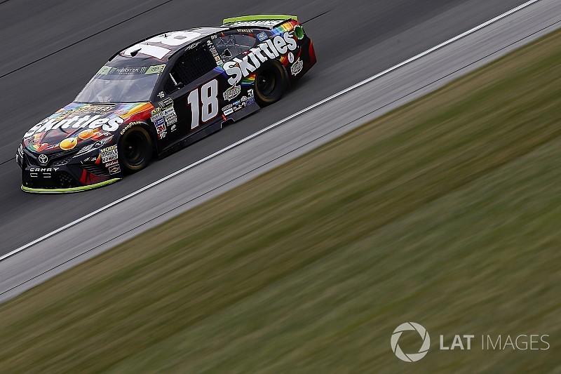 Kyle Busch logra una pole en New Hampshire