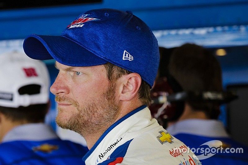 Inspection issues cause several drivers to miss Kansas qualifying