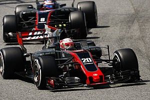 Magnussen: Grosjean é mais rápido do que Button "em dia bom"