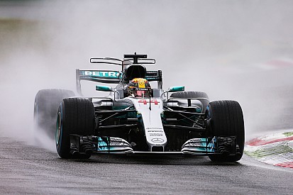 Hamilton: record di pole a Monza. Le Ferrari deludono sul bagnato!