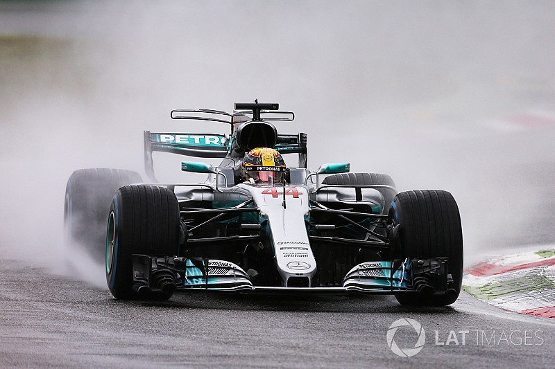 Hamilton: record di pole a Monza. Le Ferrari deludono sul bagnato!