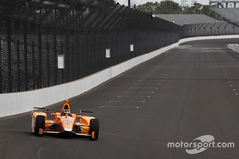 Alonso on cornering at 227mph: “The right foot has its own brain!”