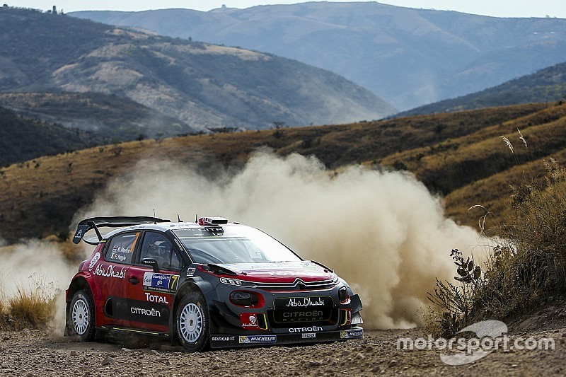 Meeke mantiene el mando por la mañana