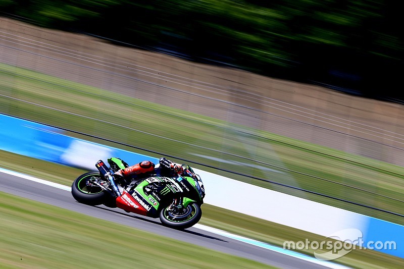 Donington WSBK: Sykes wins, Davies and Rea crash