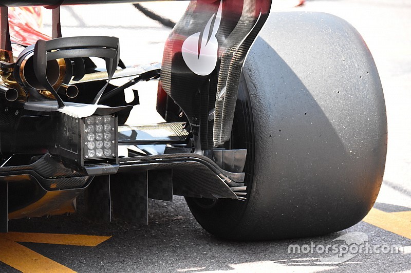 Ferrari: modificato il doppio Monkey seat alla ricerca del carico