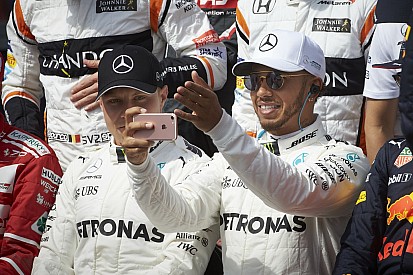A Mercedes büszke Bottasra, aki majdnem ráesett Hamiltonra