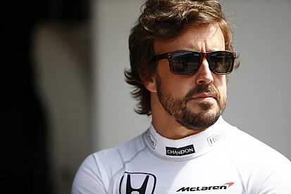 McLaren needs a "revolution" to retain Alonso - Briatore
