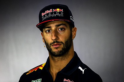 Ricciardo: "Siamo vicini alla Ferrari. Mercedes? Di un altro pianeta"