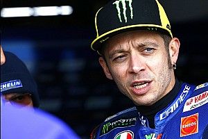 Rossi, 2018 Yamaha motosikletinin Valencia'ya yetişeceğinden emin değil