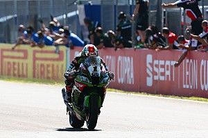 Jerez WSBK: Melandri failure gifts Rea Race 1 victory