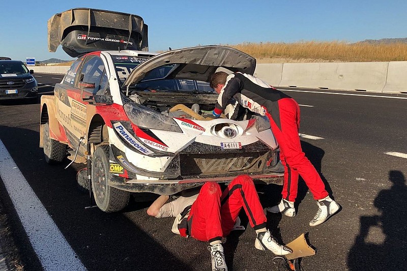 Latvala, mekanik bir sorunla ralliden çekildi