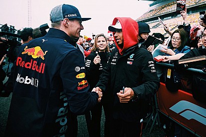 Rosberg: "Un mundial corto favorecería a Verstappen sobre Hamilton"