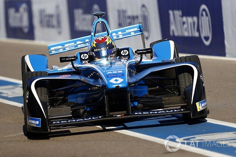 Sébastien Buemi, Renault e.Dams, rentre au stand avec des dégâts