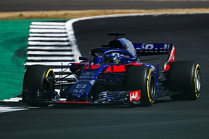 Hartley a becsapódását követően újabb Honda-alkatrészeket kapott
