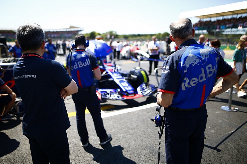 A Toro Rossónál még "záporozhatnak" a motorbüntetések: a Red Bull így segítene?!
