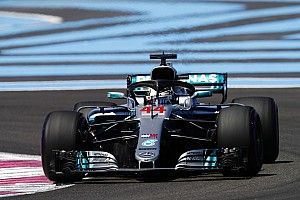 Hamilton lidera 1-2 da Mercedes no 1º treino livre na França