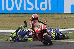 Fotogallery: la sequenza del contatto Marquez-Rossi in Argentina