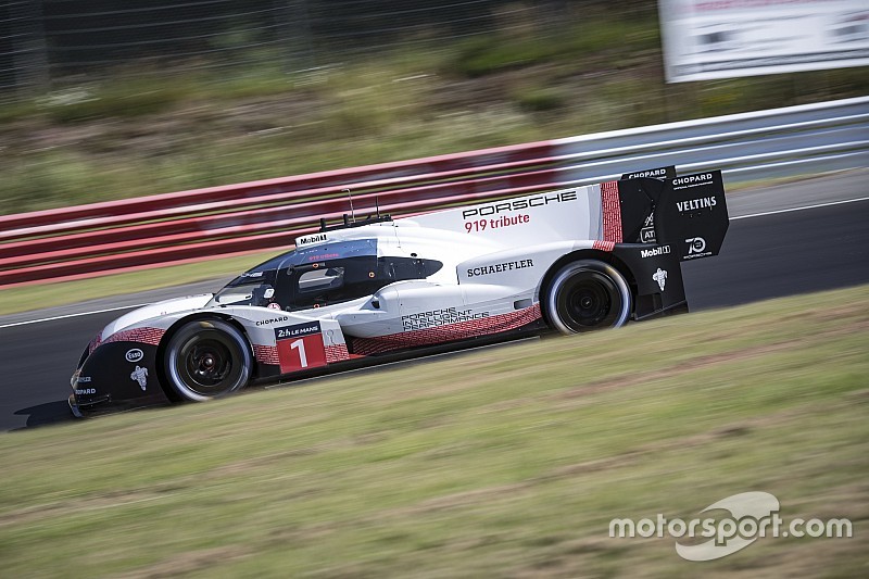 Le record de Porsche au Nürburgring en images