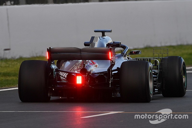 Los autos de F1 tendrán las luces Led de lluvia en el ala trasera en 2019