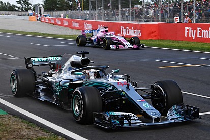 Хэмилтон связал скорость Mercedes в Барселоне с теплой погодой