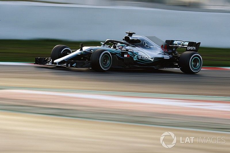 VIDEO: Mobil baru Mercedes "jauh, jauh lebih kencang" dibanding 2017