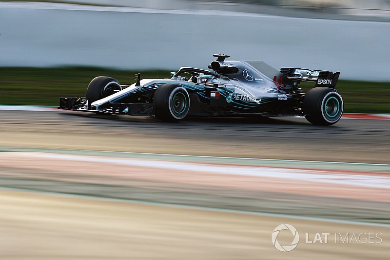 Феттель объяснил, почему строить догадки о темпе Mercedes рано