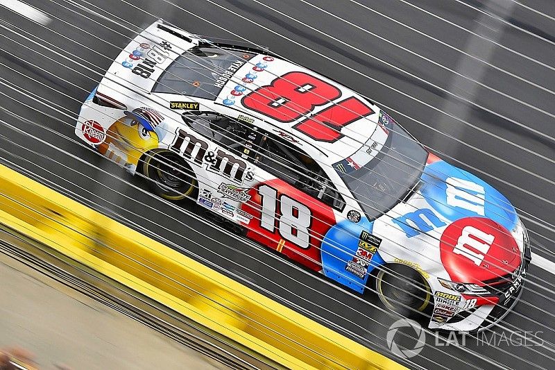 Kyle Busch, Joe Gibbs Racing, Toyota Camry M&M's Red White & Blue