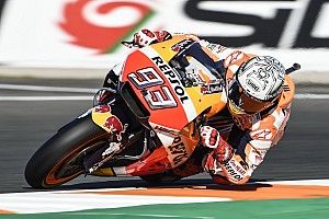 Маркес завоевал поул финального этапа MotoGP, Довициозо девятый