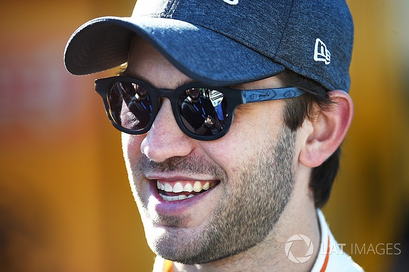 Suárez: Nunca fui desrespeitado por ser mexicano na NASCAR