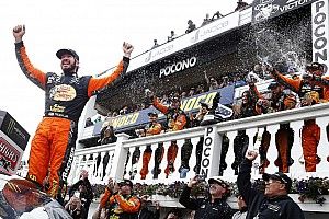 Truex supera a Larson y vence en Pocono