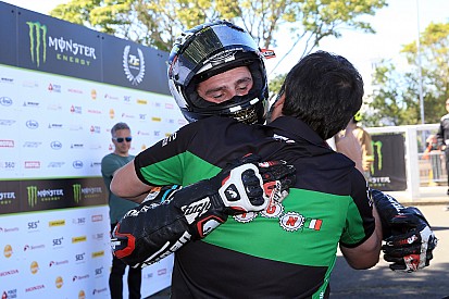 Isle of Man TT: Harrison 2014'ten beri ilk kez kazandı