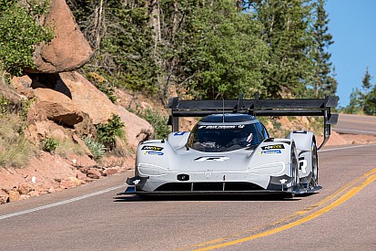 Dumas cree que puede bajar otros "10 segundos" el récord de Pikes Peak
