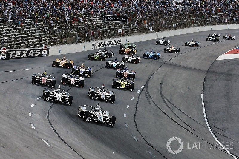 Newgarden questions “inconsistent” IndyCar penalties