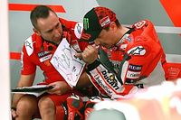 Лоренсо пожаловался, что не может прочувствовать новый байк Ducati