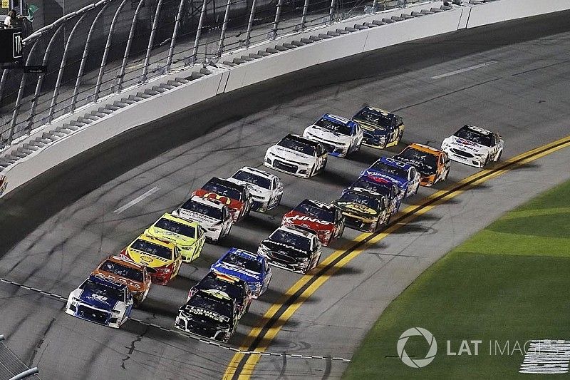 Partenza: Alex Bowman, Hendrick Motorsports Chevrolet Camaro al comando