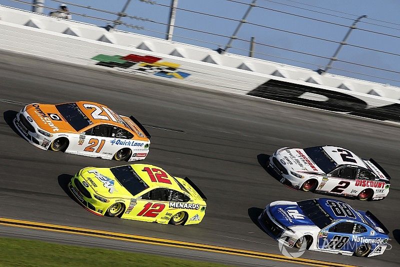 Paul Menard, Wood Brothers Racing Ford Fusion Ryan Blaney, Team Penske Ford Fusion