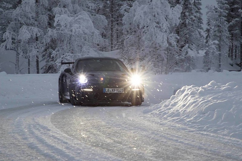Cinco coches para carreteras con curvas