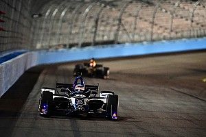 Takuma Sato e Will Power ancora al top nei test di Phoenix