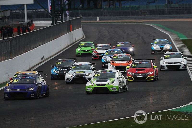 TCR Europe, quanti giovani affamati di vittoria a Le Castellet