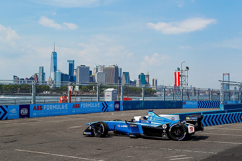 Buemi toma la pole y Vergne desde atrás