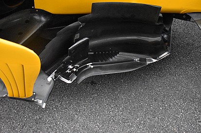 Renault: ci sono due boomerang davanti al bargeboard!