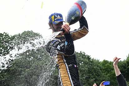 Rengeteg kép a Formula E izgalmas francia versenyéről