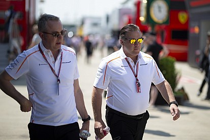 A McLaren egyszerűen döntésképtelen