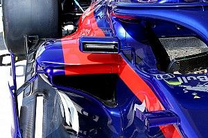 Analisis: Toro Rosso tiru desain kaca spion Ferrari