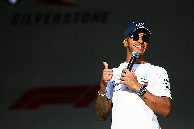 Mercedes: Hamilton rinnova per due anni, Lewis e Wolff sono soddisfatti