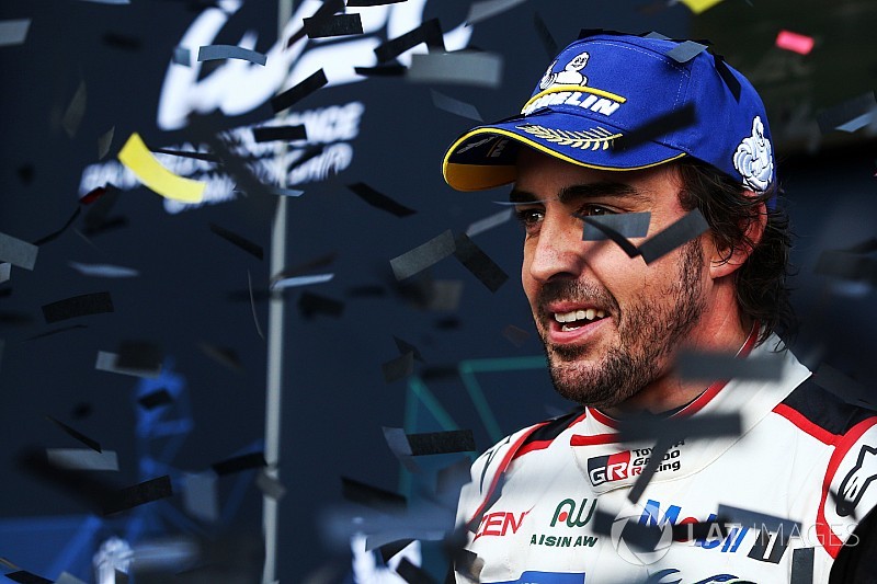 Képekben a nagy ünneplés: Alonso újra nyert